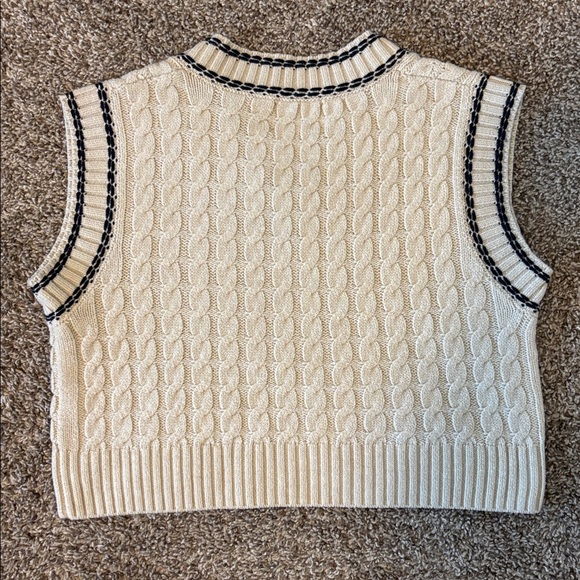 Zara V-Neck Trendy Cream Knit Sweater Vest Black Trim 
Youth 9-10
Womens-XS/S - Picture 3 of 9